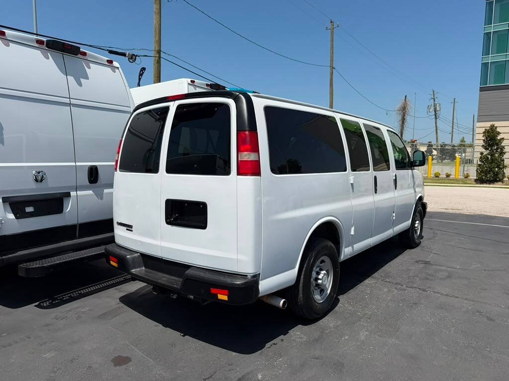 Used 2016 Chevrolet Express 2500 LS RWD image 6