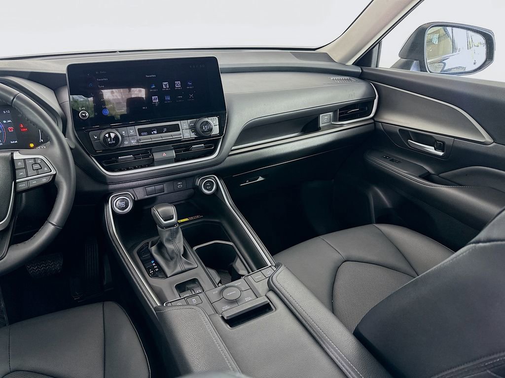 Certified 2025 Toyota Grand Highlander AWD image 23