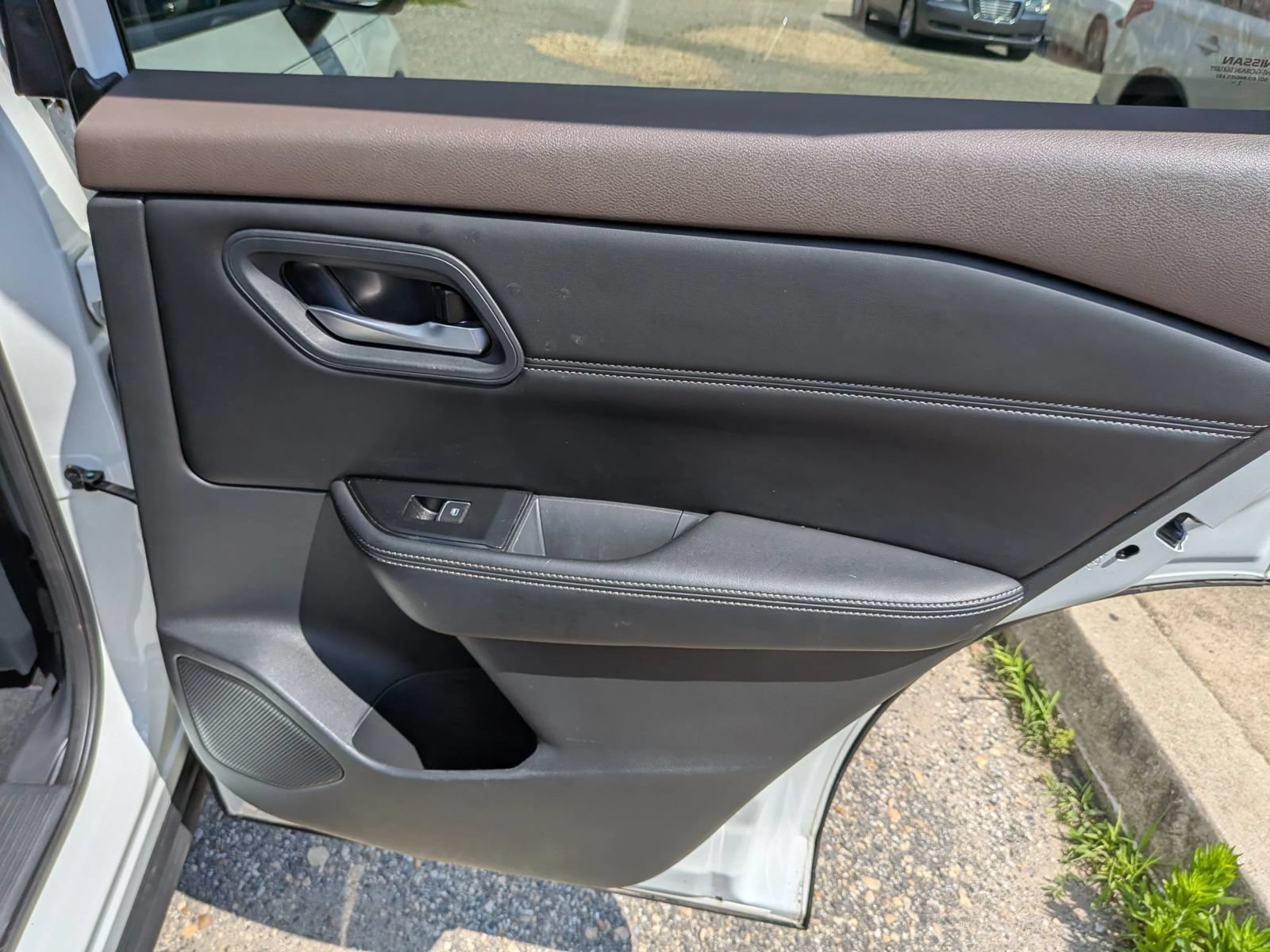 Used 2023 Nissan Rogue SL AWD/4WD image 39