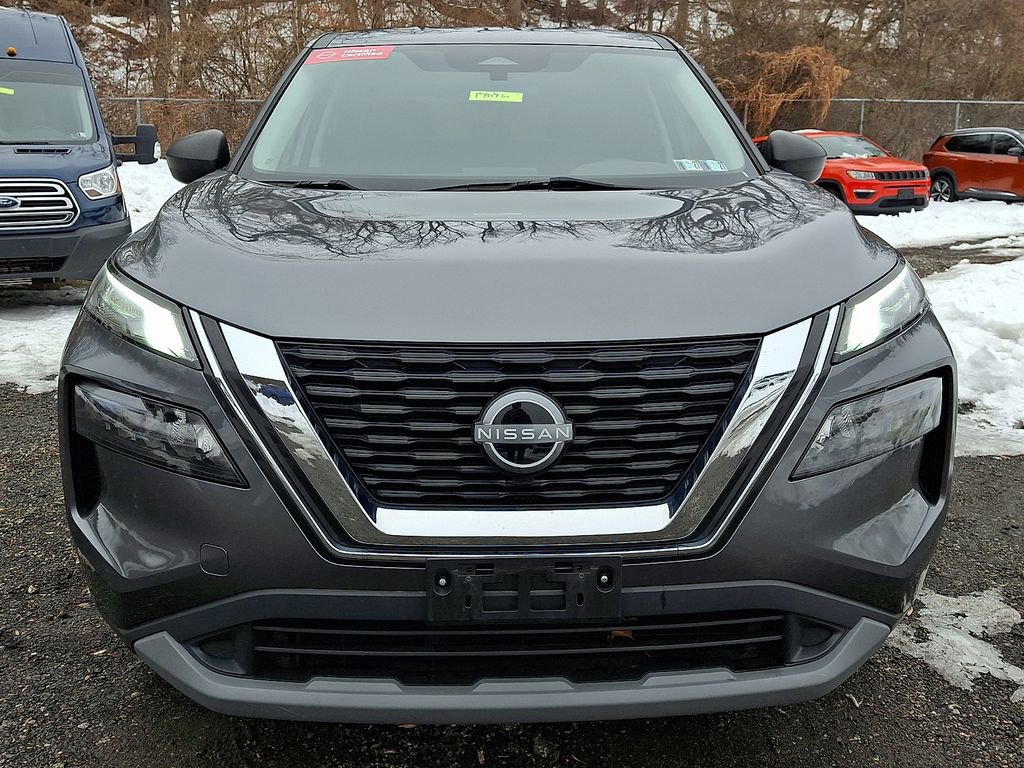 Used 2023 Nissan Rogue S image 2