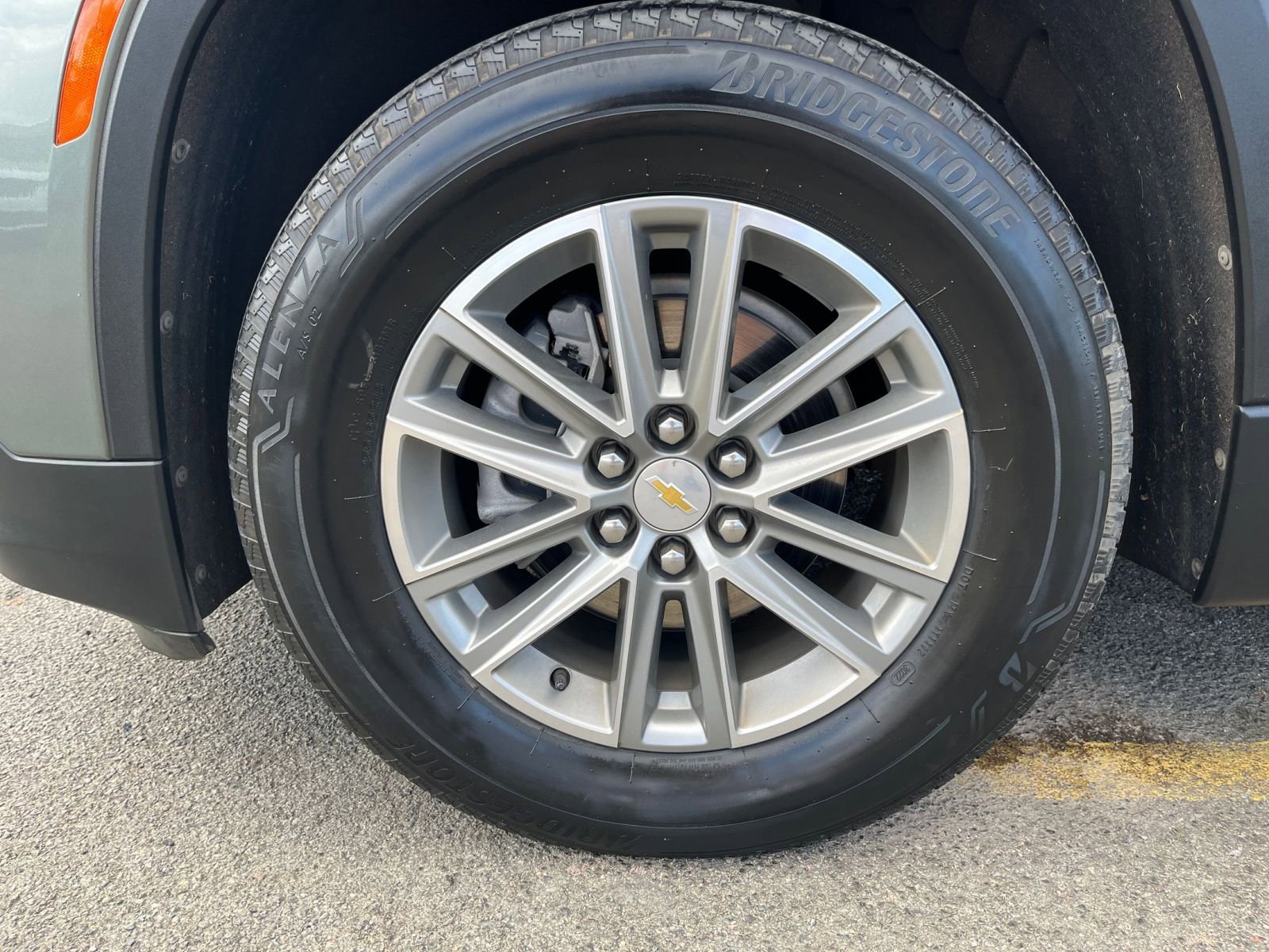 Used 2023 Chevrolet Traverse LT image 30