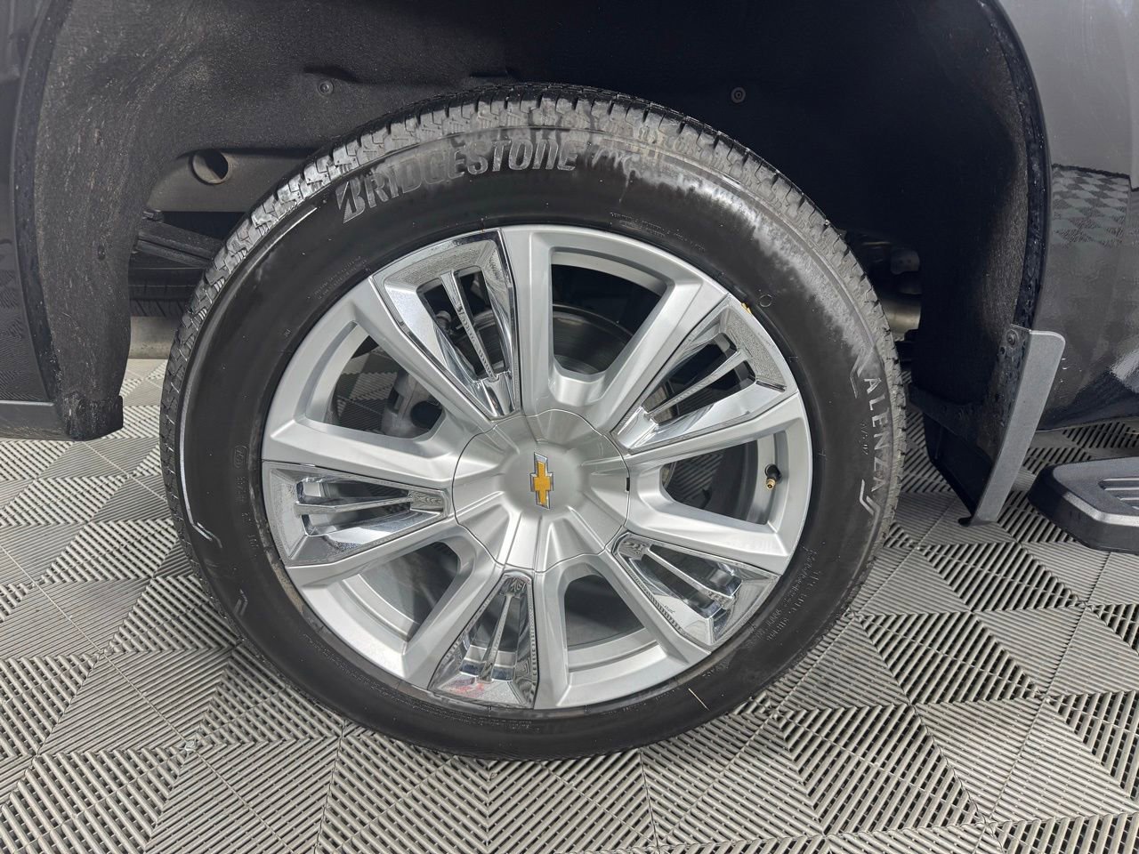 Used 2025 Chevrolet Silverado 1500 High Country w/ Technology Package image 43