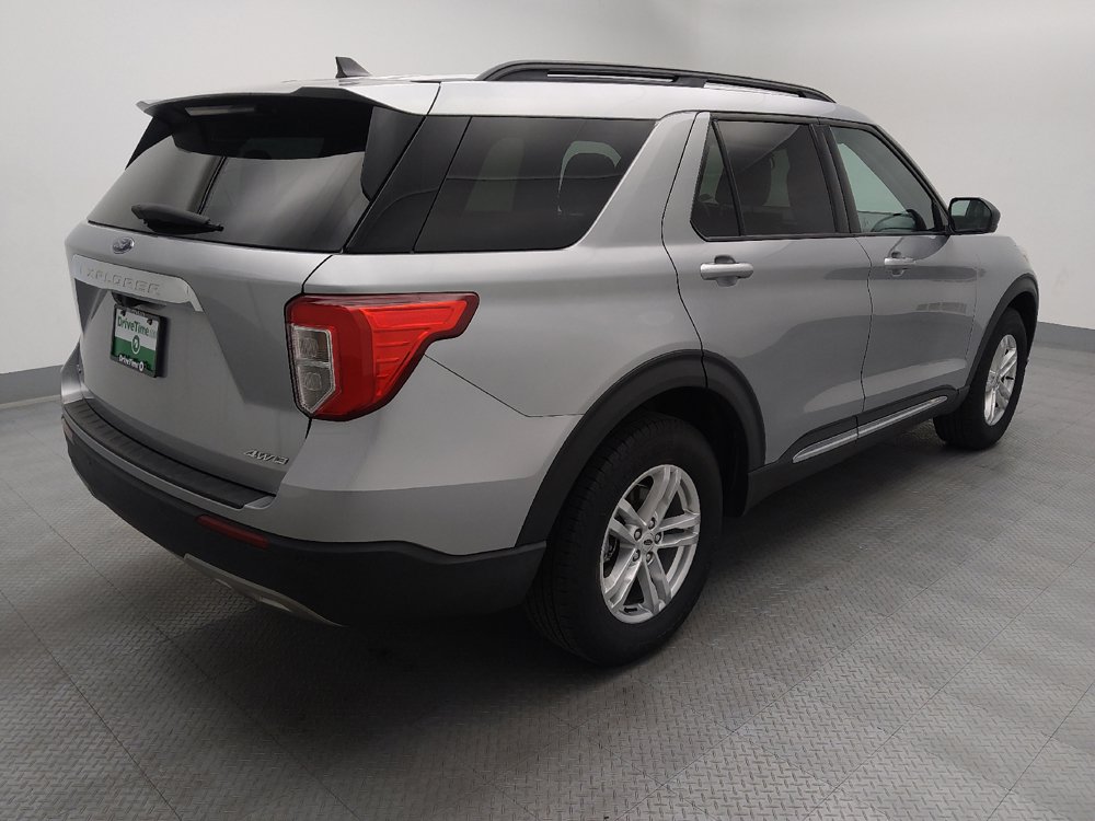 Used 2021 Ford Explorer XLT w/ Equipment Group 202A AWD/4WD image 9