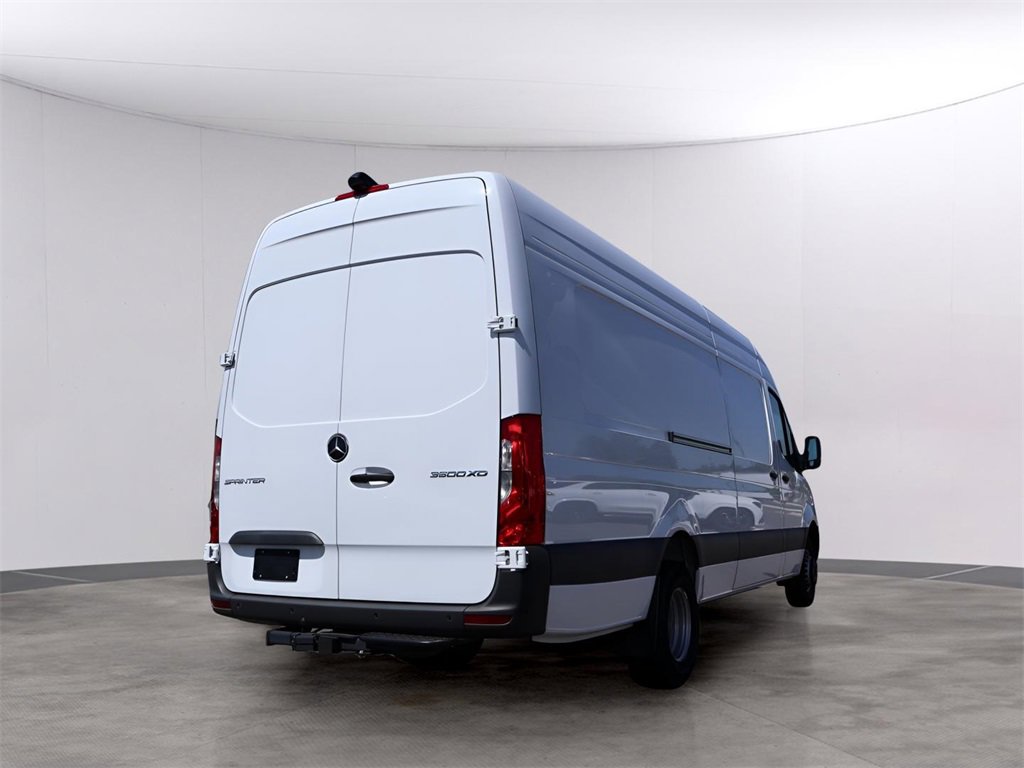 Used 2024 Mercedes-Benz Sprinter 3500 image 5