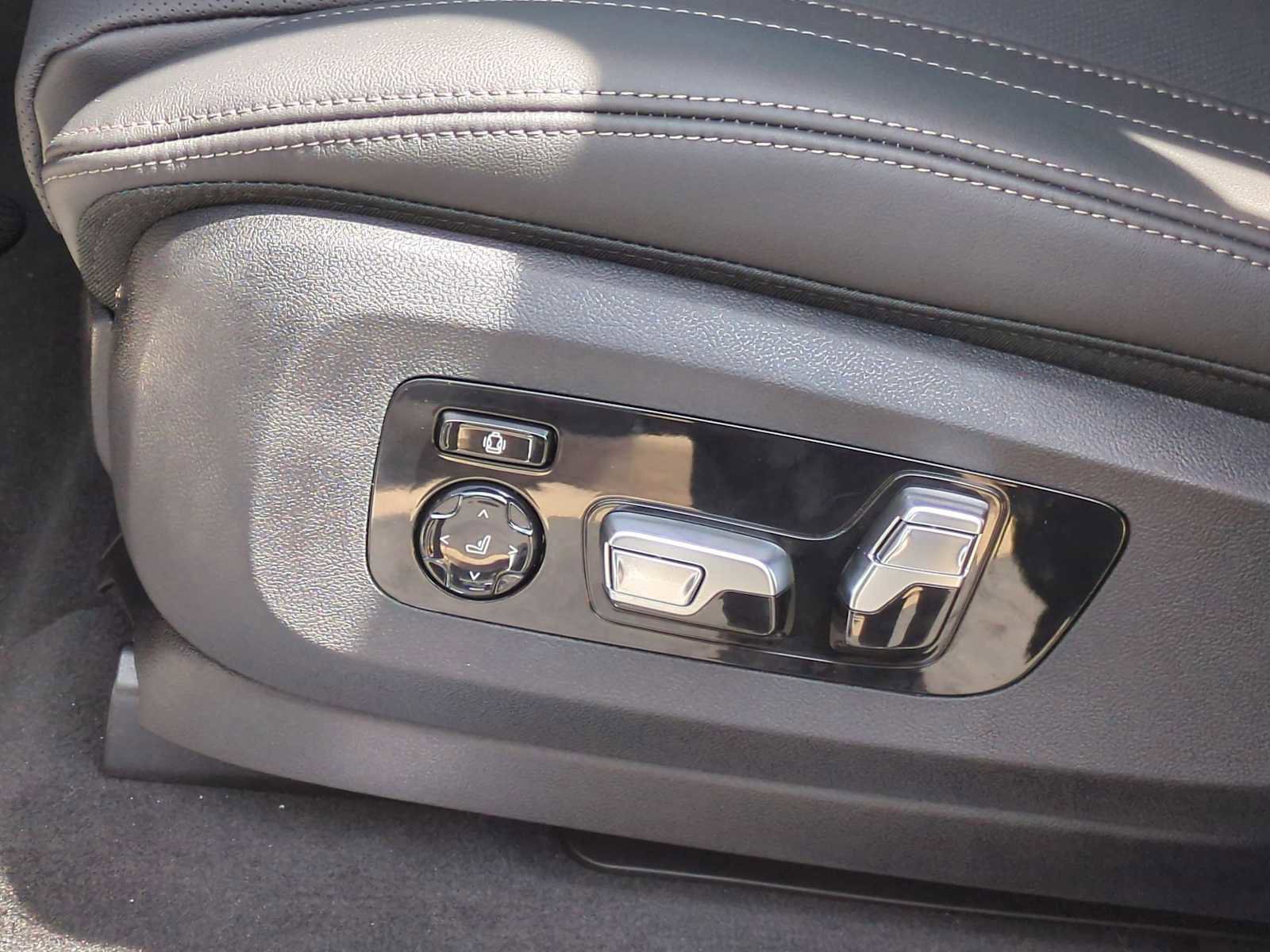 Used 2026 BMW X7 M60i image 18