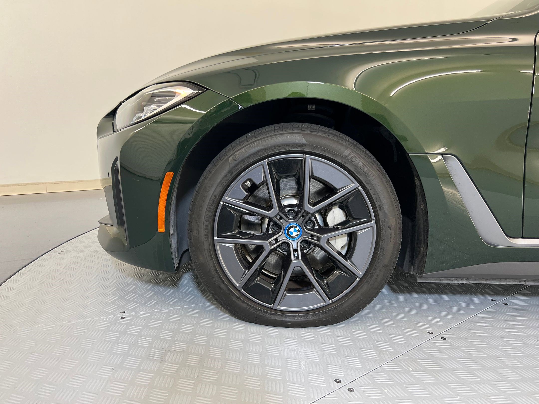 Used 2023 BMW i4 eDrive35 w/ Premium Package image 10