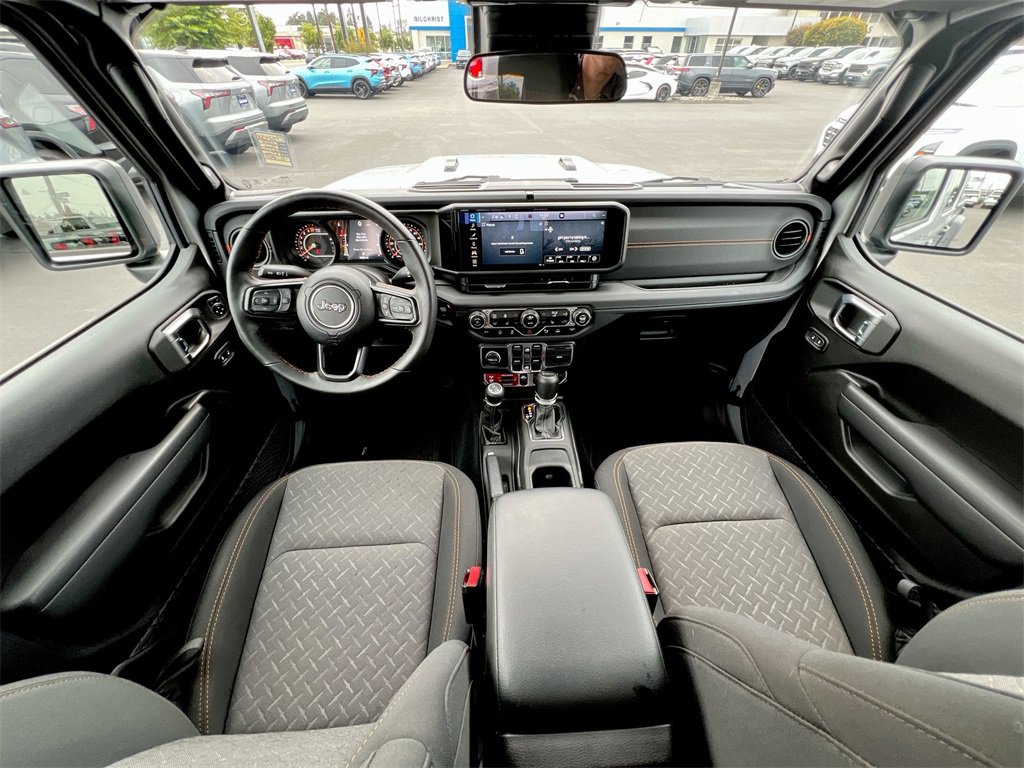 Used 2024 Jeep Gladiator Mojave w/ Safety Group image 18