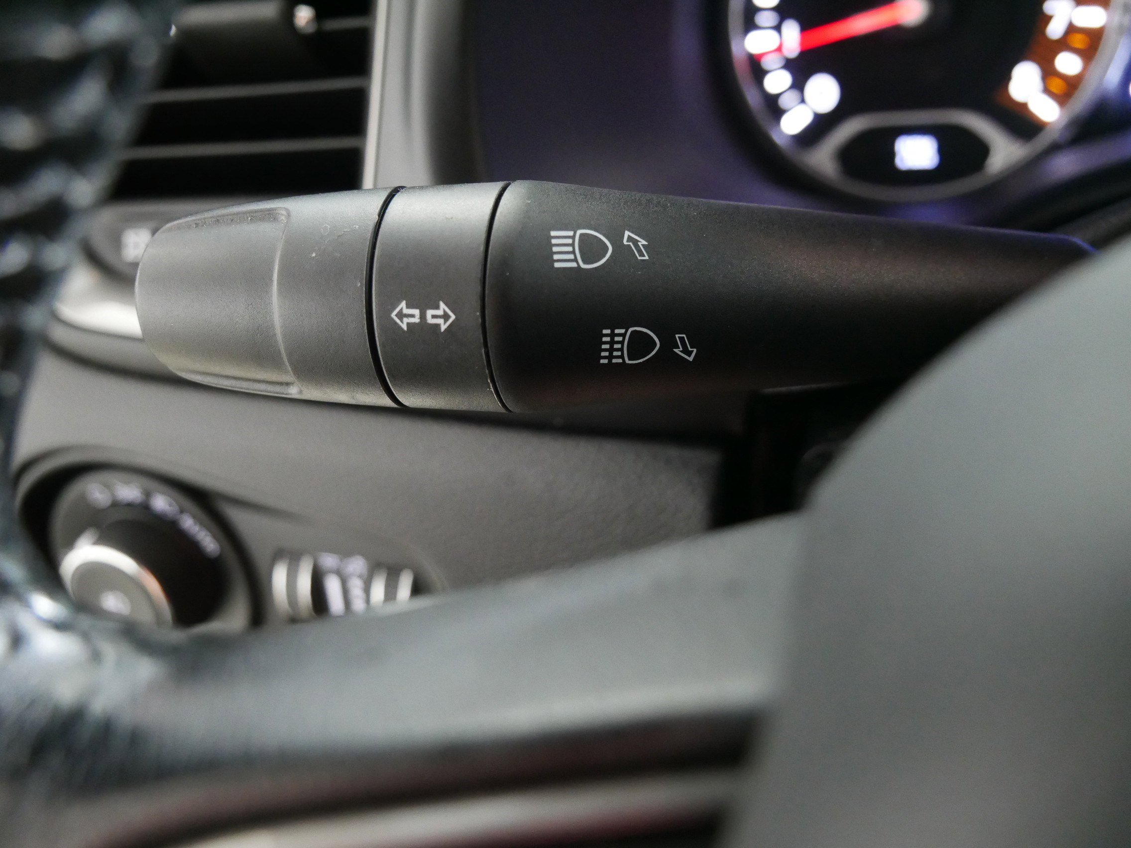 Used 2019 Jeep Renegade Limited AWD/4WD image 32