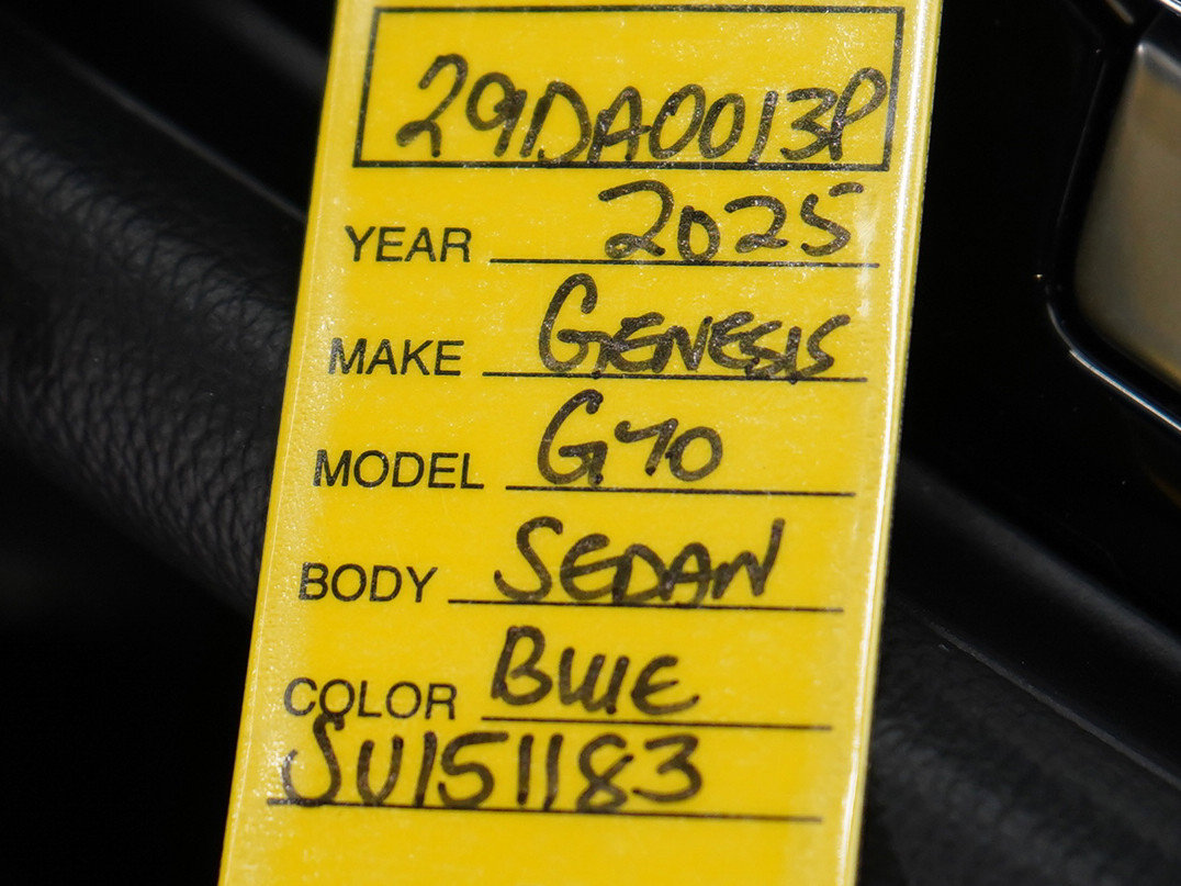 Used 2025 Genesis G70 2.5T image 26