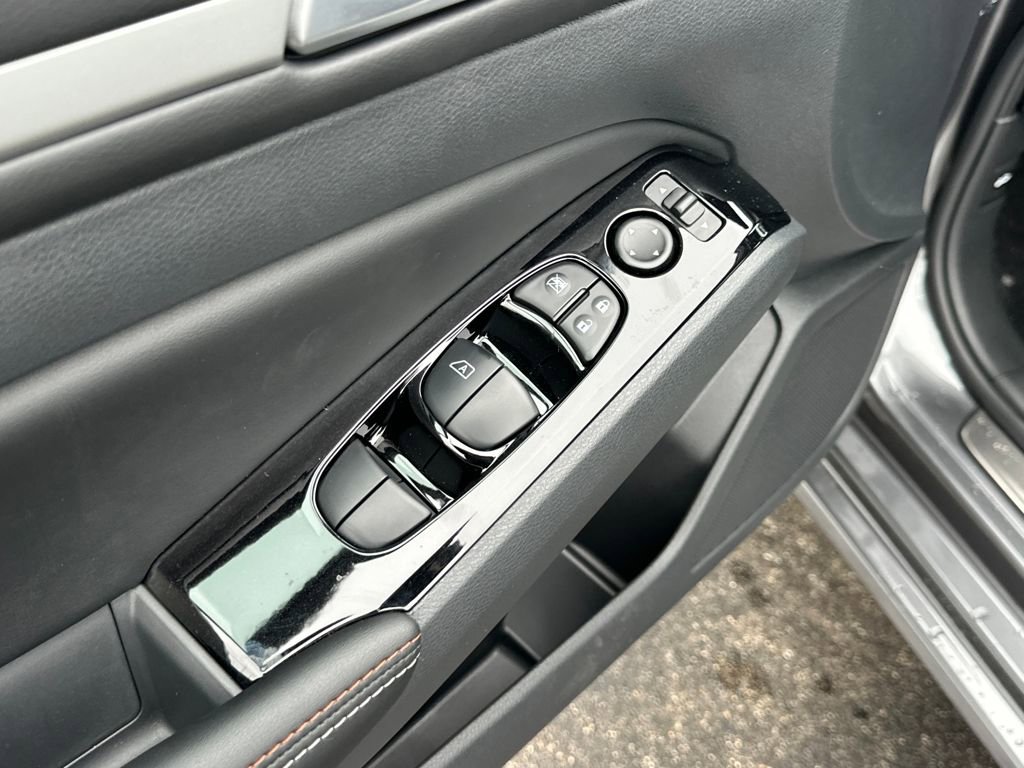 New 2025 Nissan Altima 2.5 SR w/ SR Premium Package image 11