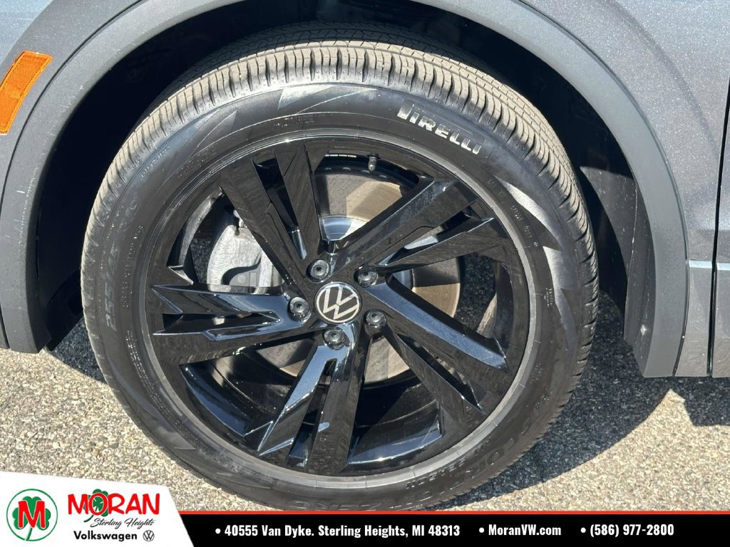 Used 2024 Volkswagen Tiguan SE R-Line AWD/4WD image 8