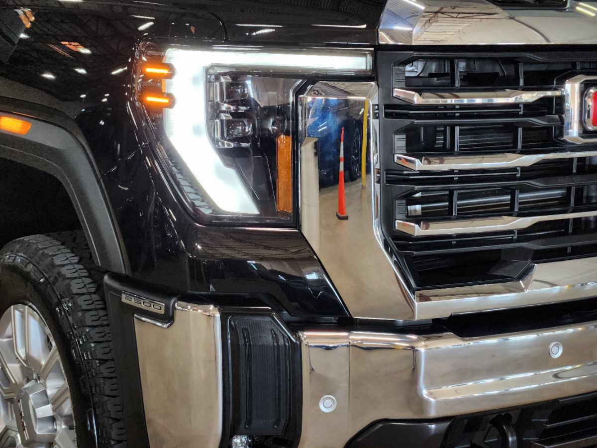Used 2024 GMC Sierra 2500 SLT w/ Texas SLT Premium Package AWD/4WD image 11