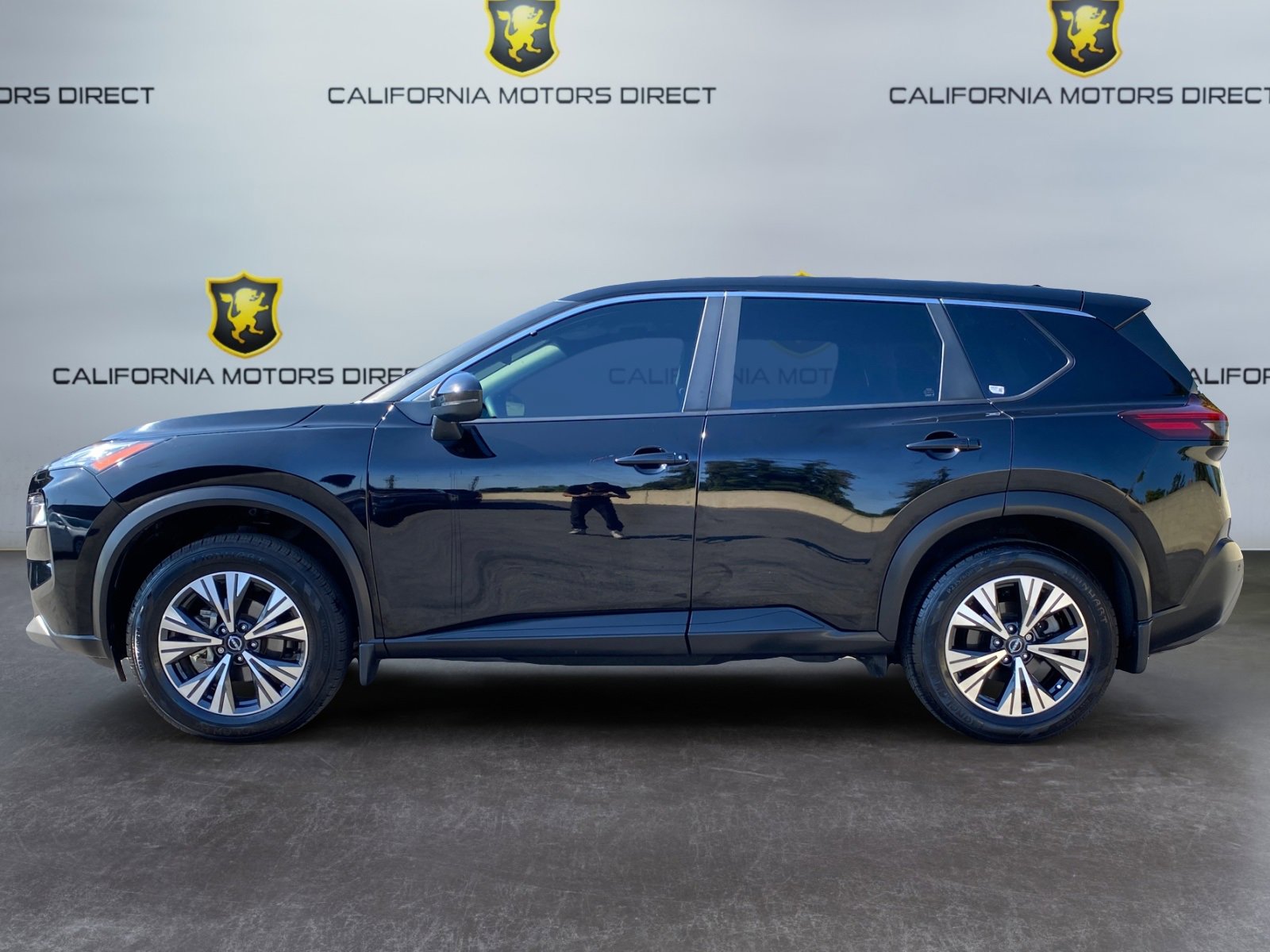 Used 2022 Nissan Rogue SV image 8