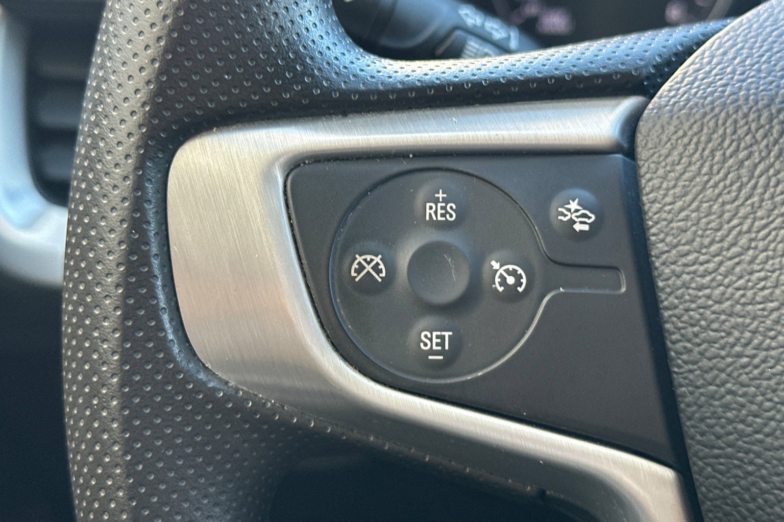 Used 2024 GMC Terrain SLE image 31