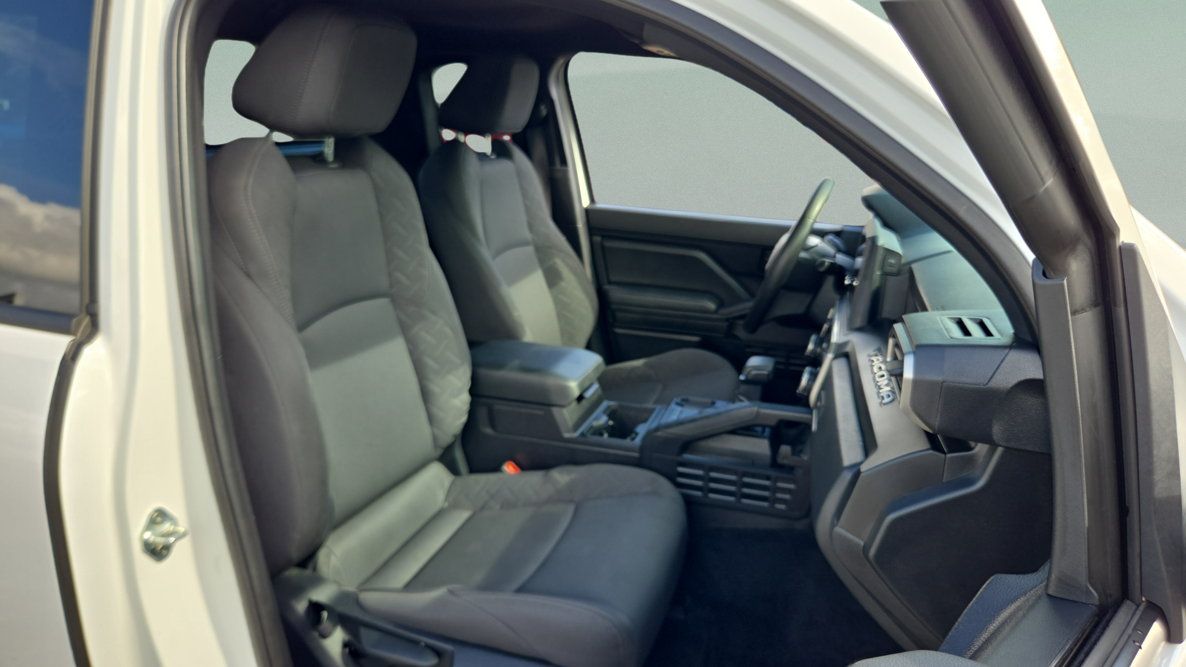 Used 2024 Toyota Tacoma SR RWD image 18