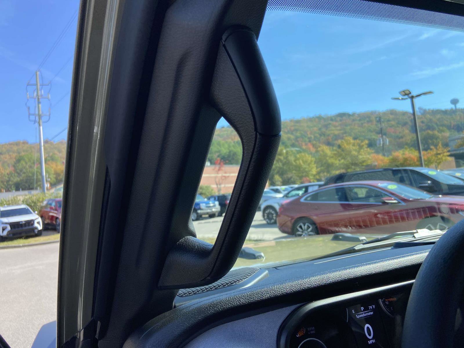 Used 2025 Jeep Wrangler Sport image 9