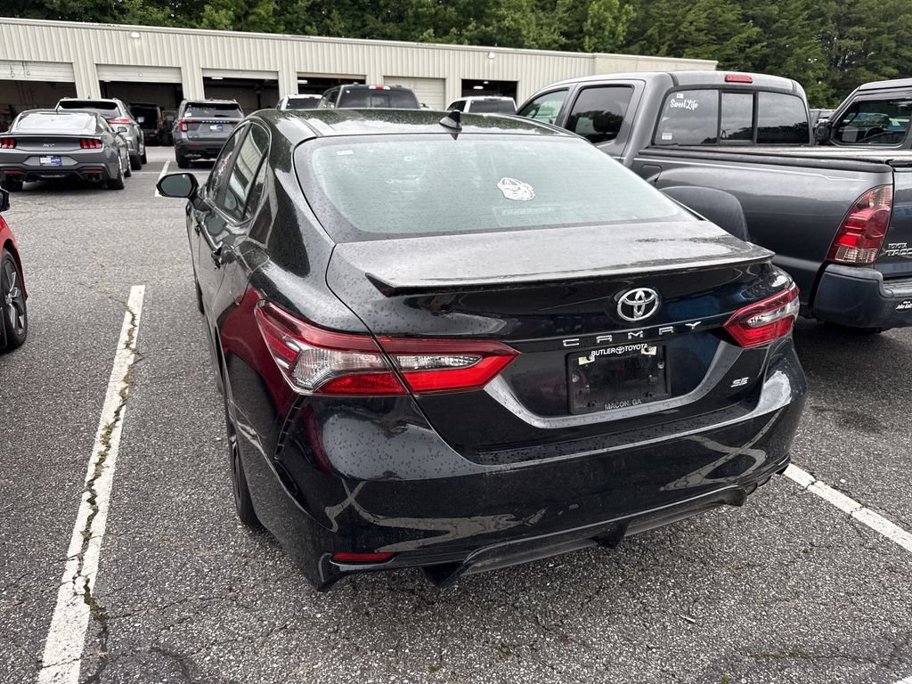 Used 2022 Toyota Camry SE FWD image 12
