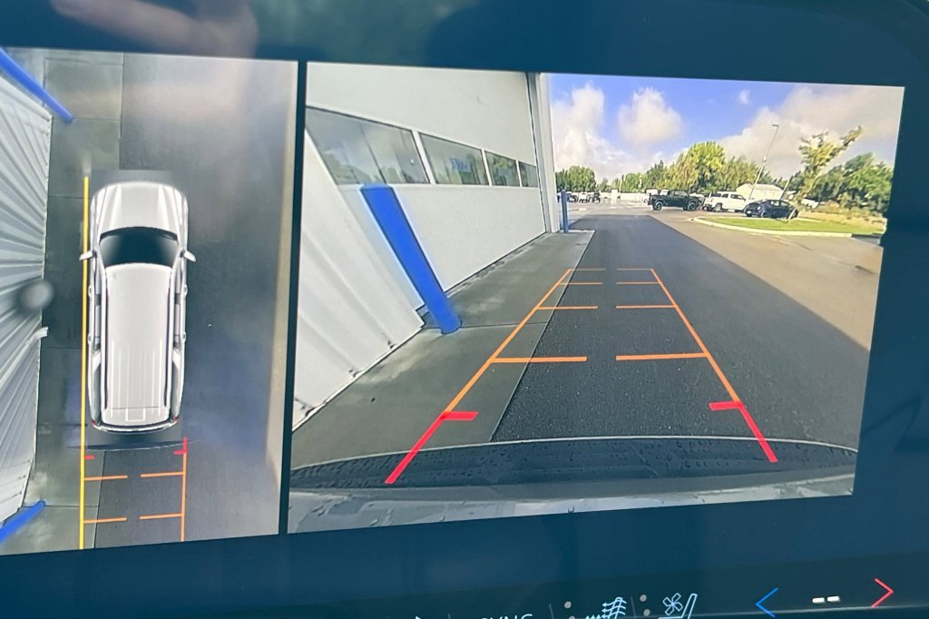 New 2026 Chevrolet Suburban High Country image 19