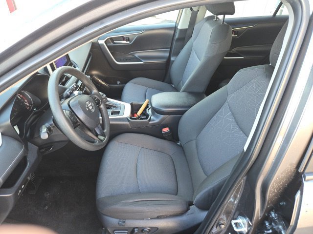 Used 2025 Toyota RAV4 XLE AWD/4WD image 20