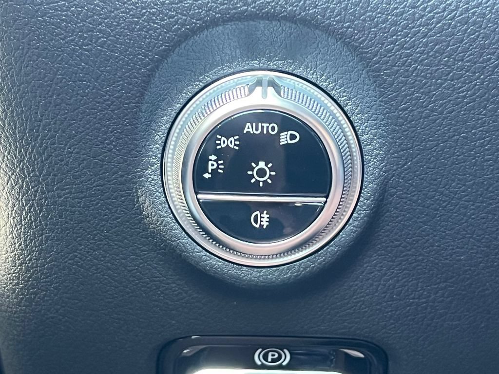 New 2025 Mercedes-Benz C 300 4MATIC Sedan image 15