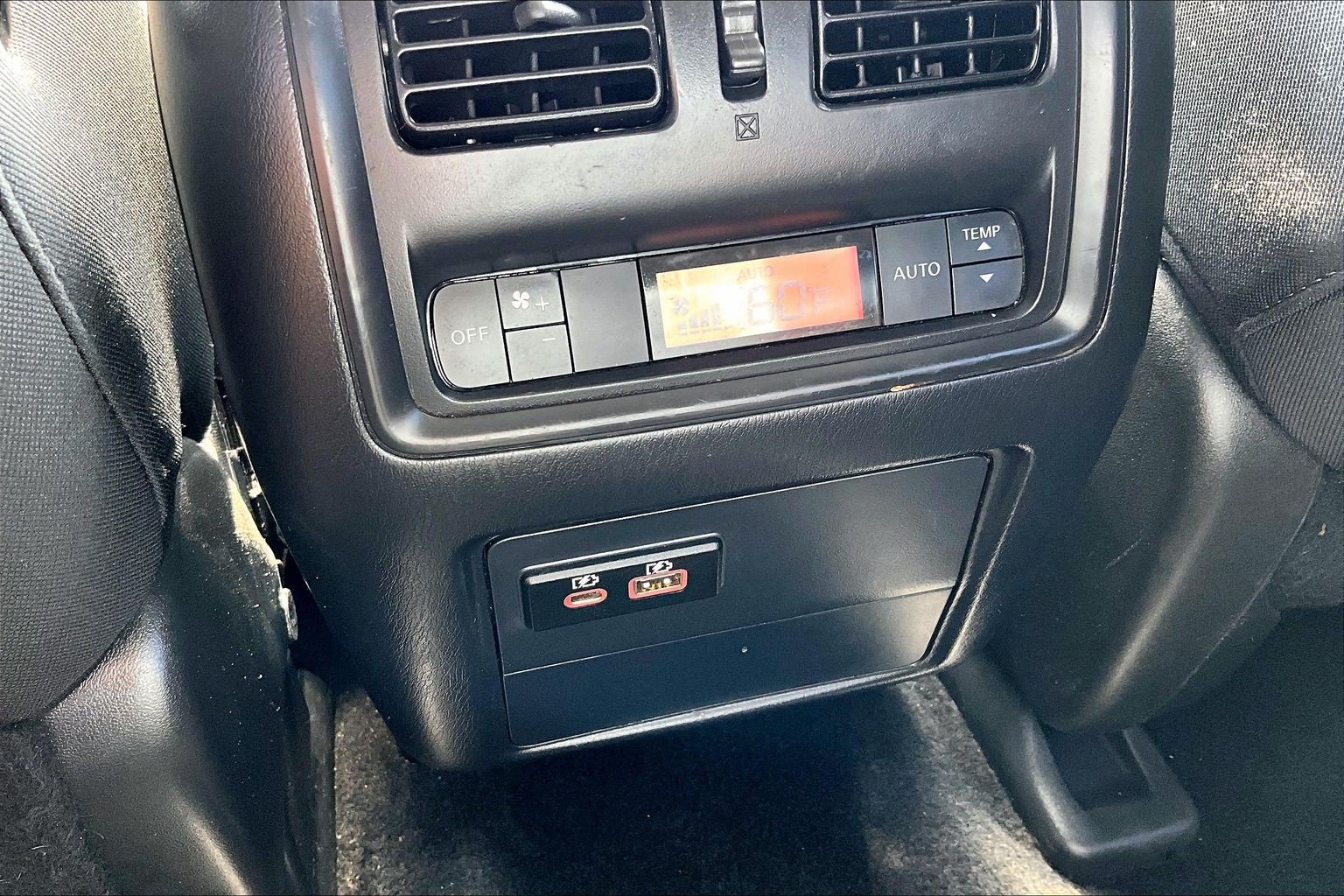 Used 2020 Nissan Pathfinder SV FWD image 37
