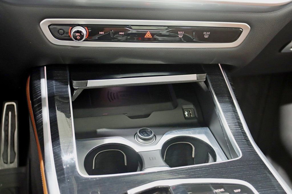 Used 2024 BMW X7 M60i w/ Executive Package image 26