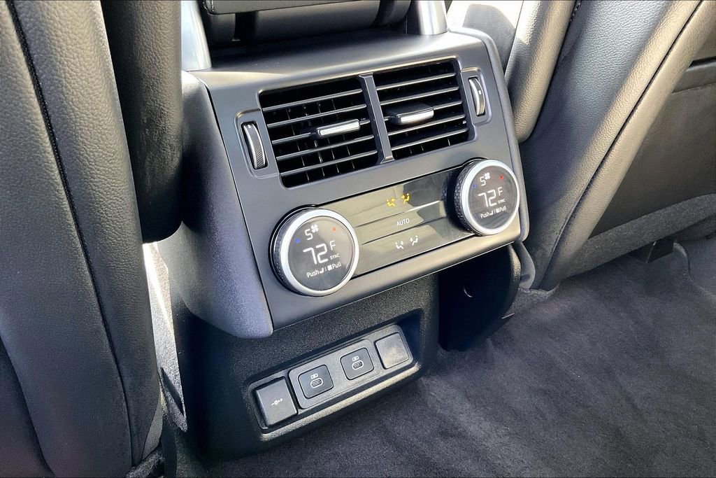 Certified 2025 Land Rover Discovery S image 10