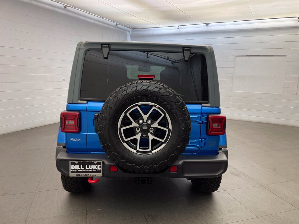 New 2026 Jeep Wrangler Unlimited Rubicon w/ Rockslide Package AWD/4WD image 4