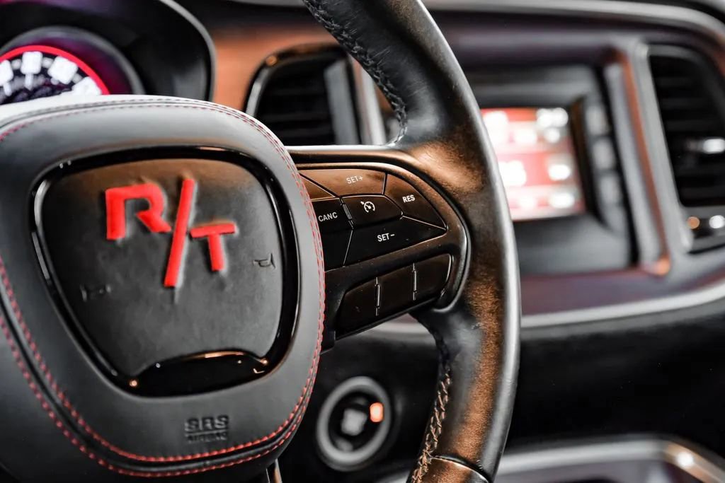 Used 2017 Dodge Challenger R/T RWD image 22