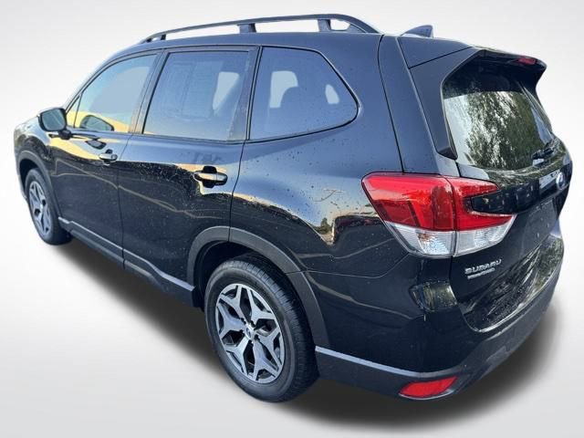 Used 2023 Subaru Forester Premium image 6