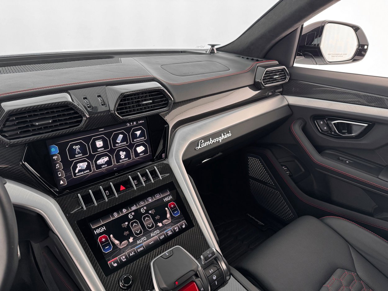 Used 2021 Lamborghini Urus image 22