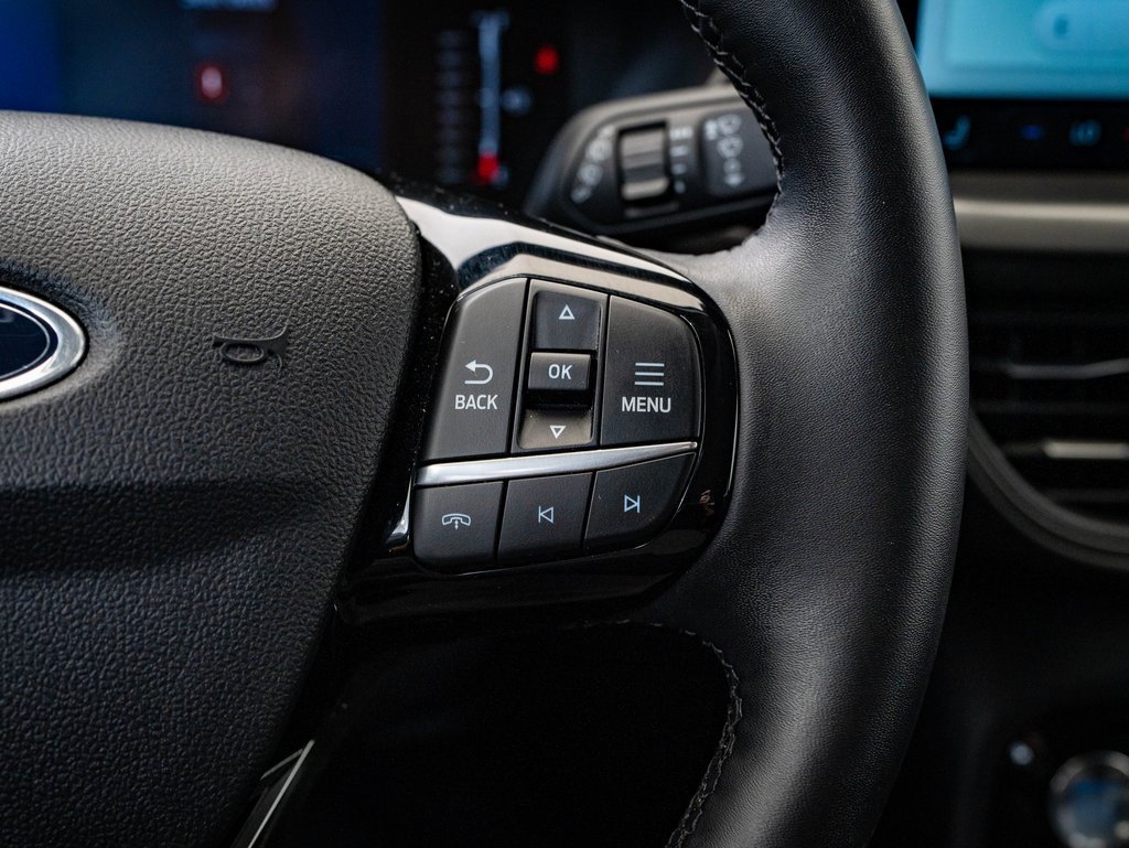 Used 2024 Ford Escape SE w/ Class II Trailer Tow Package image 27