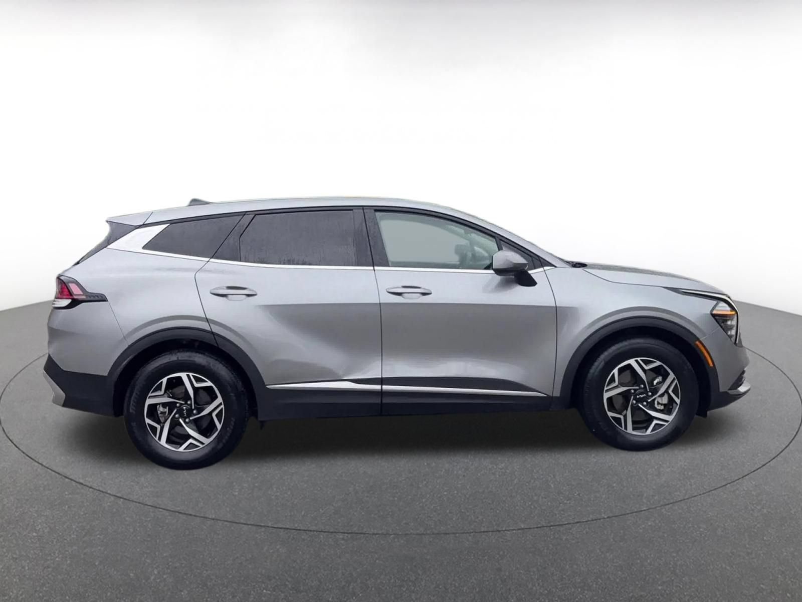 Used 2025 Kia Sportage LX FWD image 16