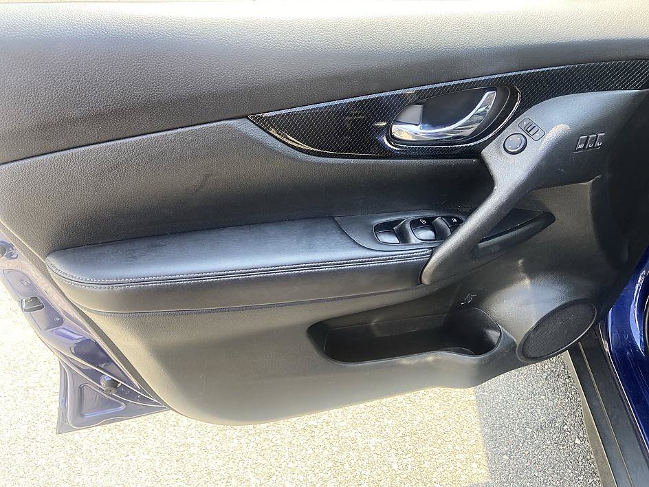 Used 2017 Nissan Rogue SL w/ SL Premium Package FWD image 9