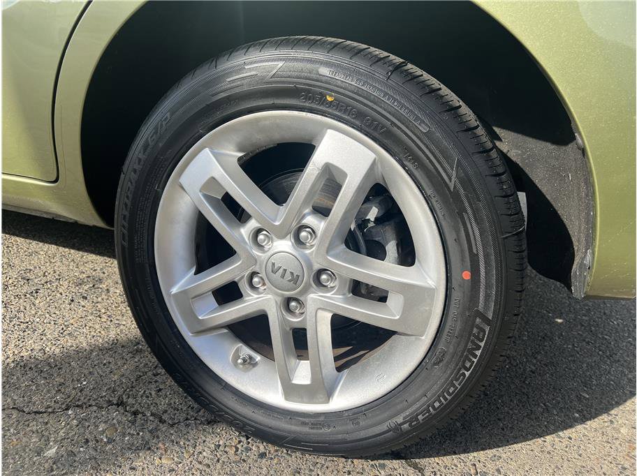 Used 2012 Kia Soul + w/ Audio Pkg image 10