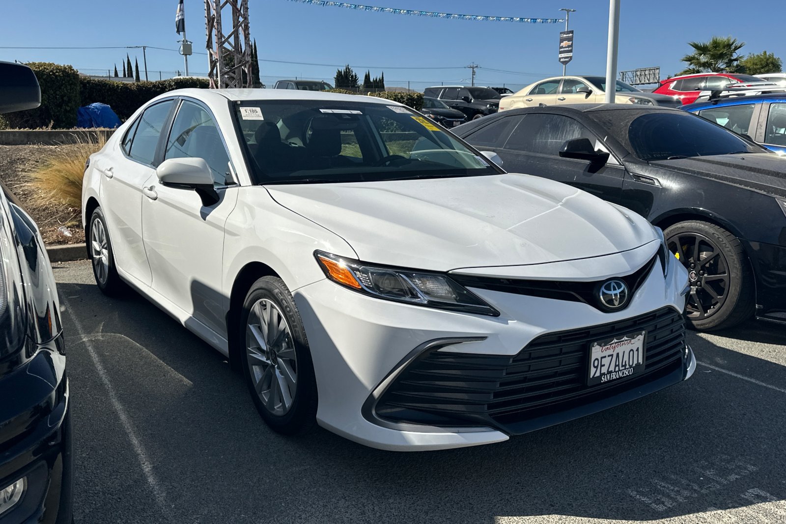 Used 2023 Toyota Camry LE w/ Convenience Package FWD image 2
