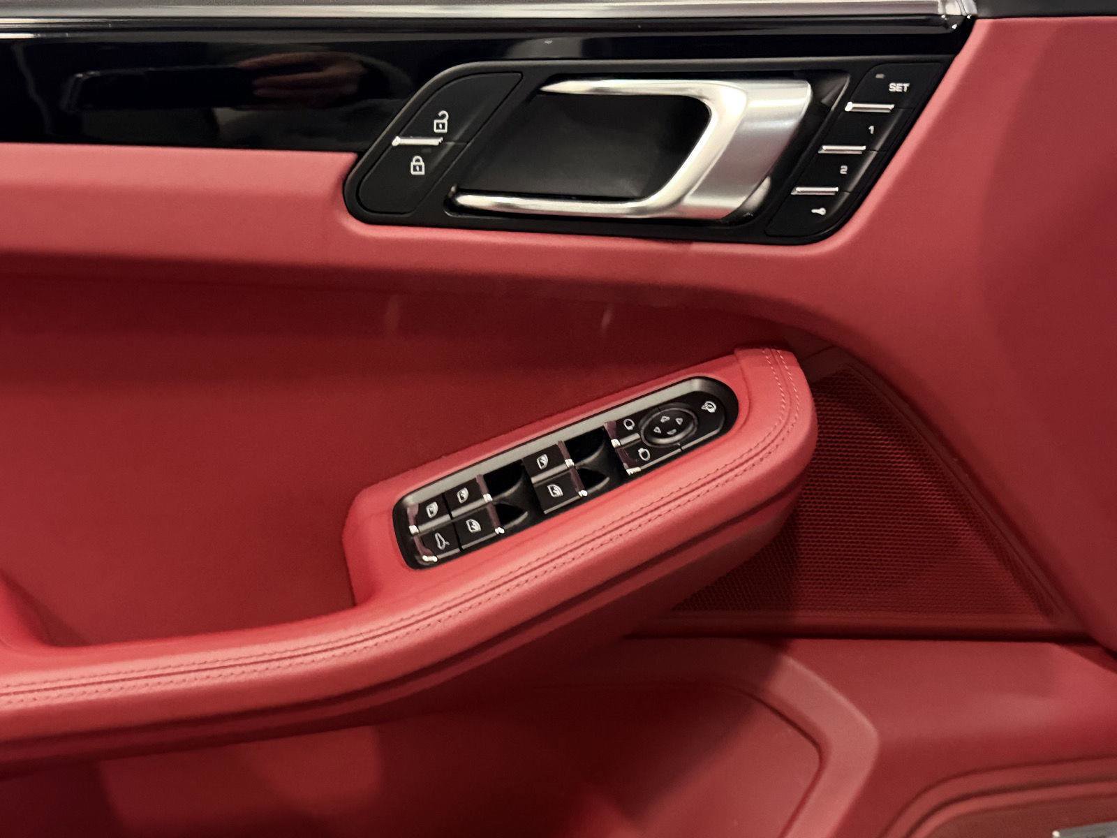 Certified 2023 Porsche Macan S image 14