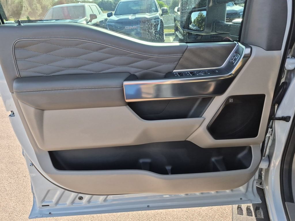 Used 2025 Ford F250 Platinum w/ Platinum Plus Package AWD/4WD image 20