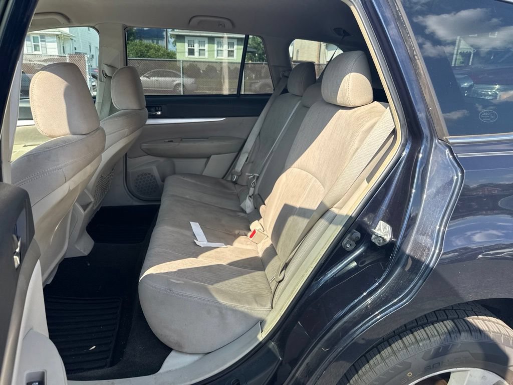 Used 2013 Subaru Outback 2.5i Premium w/ All-Weather Pkg AWD/4WD image 9