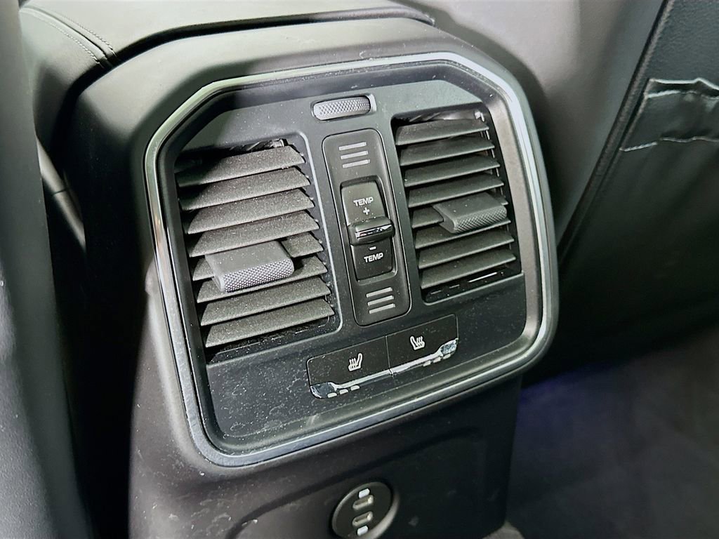 New 2025 Porsche Macan image 27