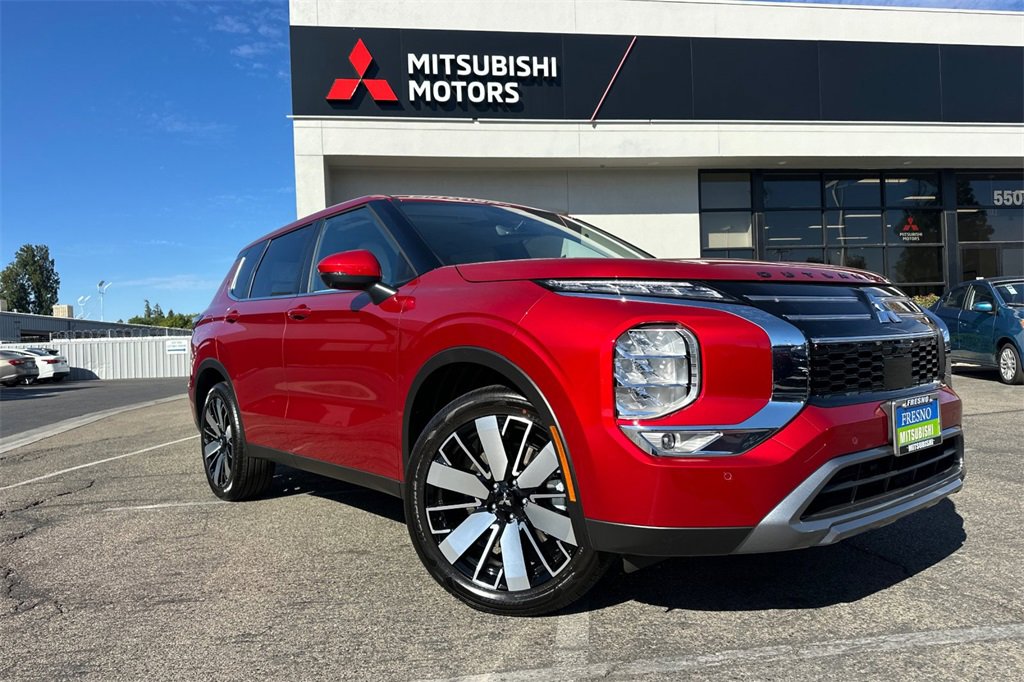 New 2025 Mitsubishi Outlander SE image 2