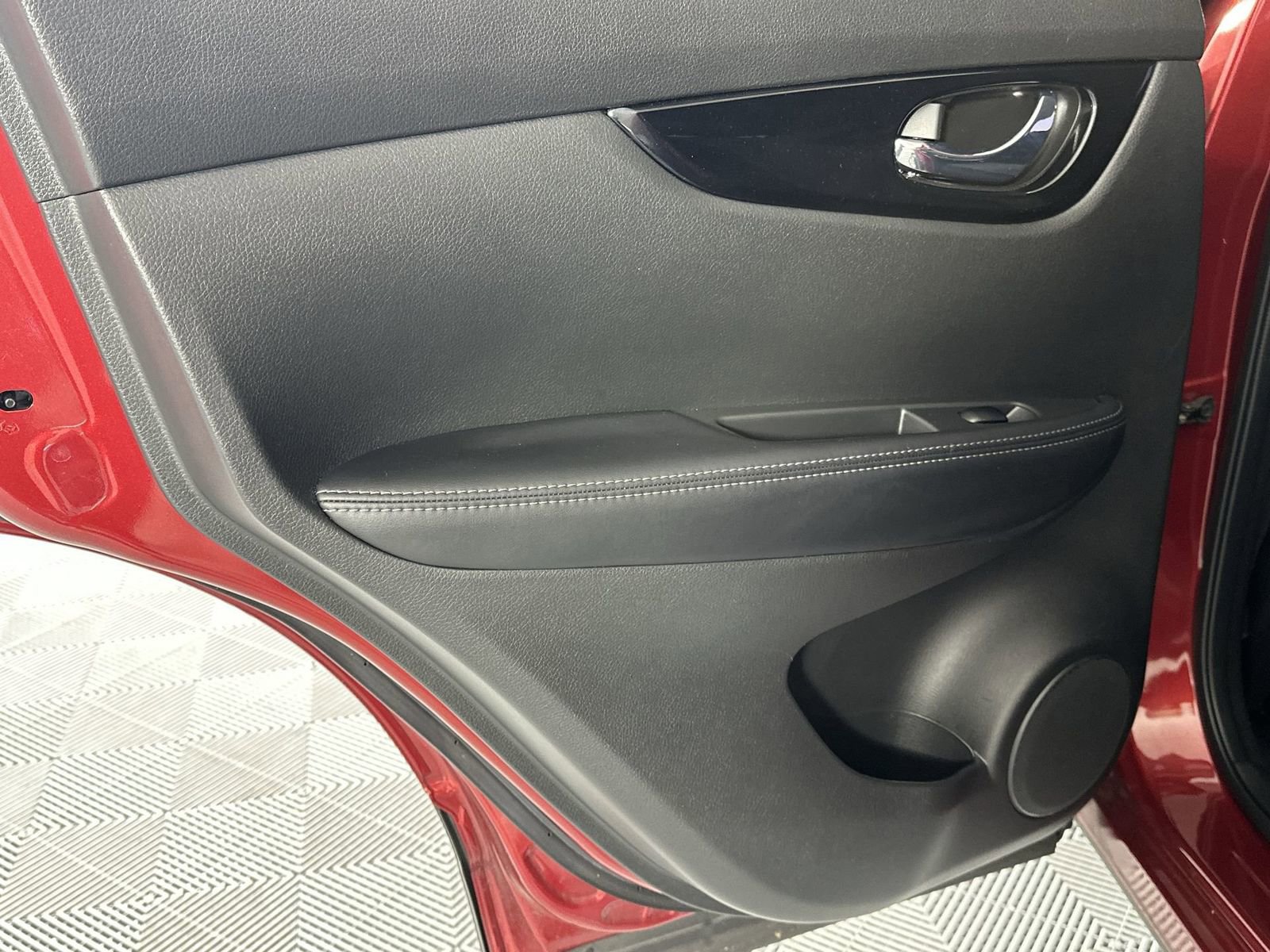 Used 2020 Nissan Rogue Sport SV FWD image 30