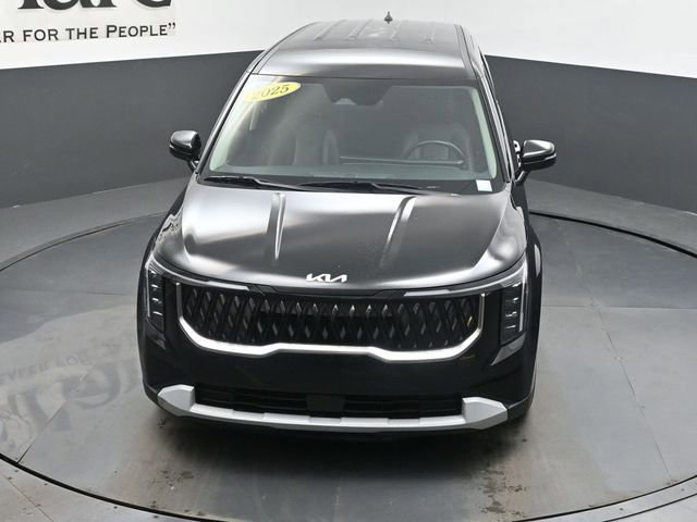 Used 2025 Kia Carnival FWD image 58