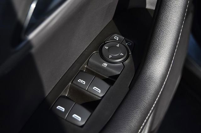 Used 2025 Chevrolet Blazer LT image 8