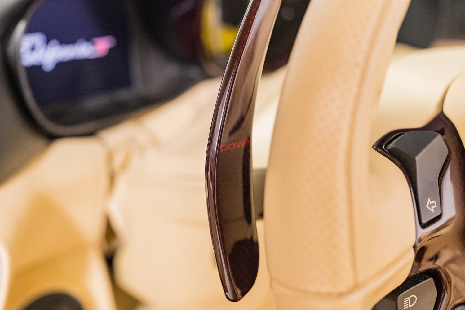 Used 2015 Ferrari California T RWD image 38