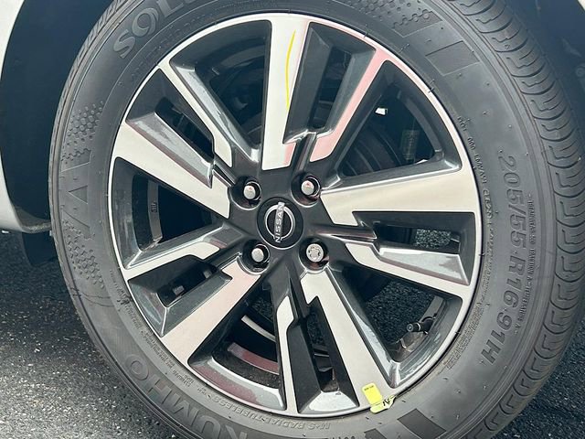 New 2025 Nissan Versa SV w/ Trunk Package image 26