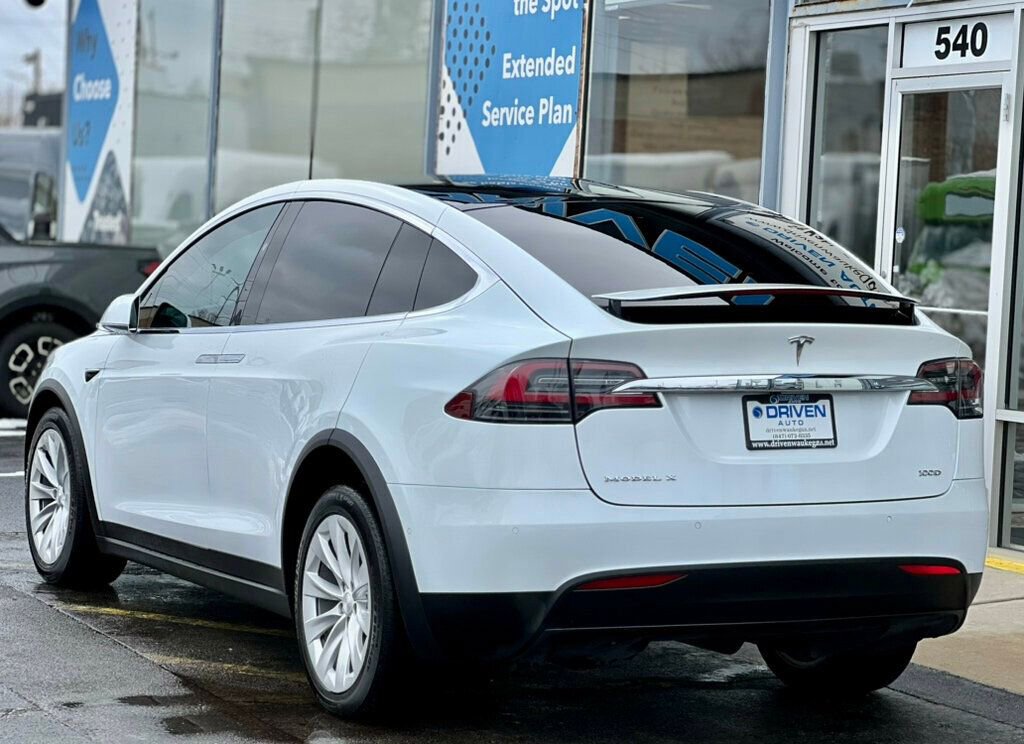 Used 2018 Tesla Model X 100D image 3