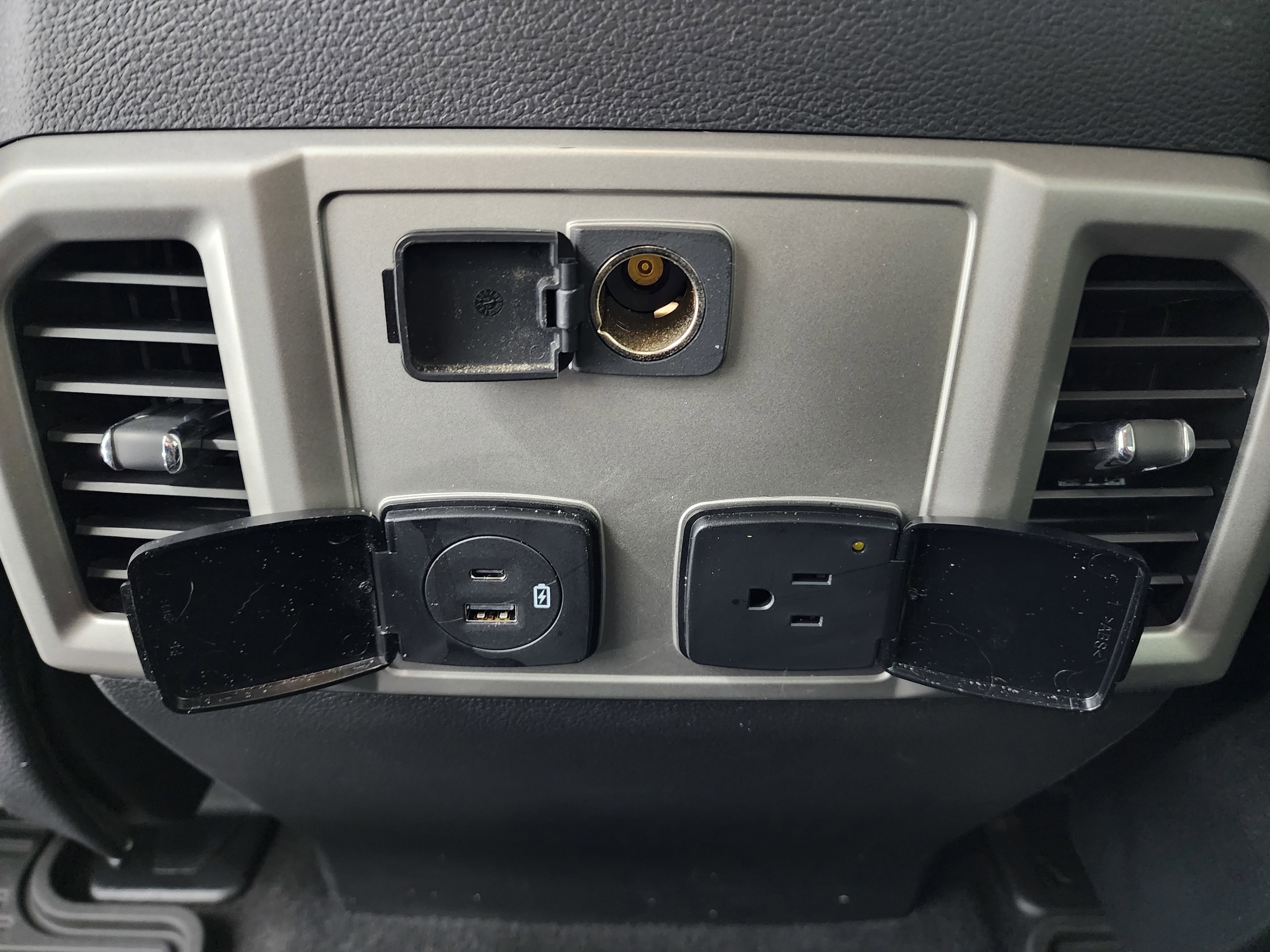 Used 2020 Ford F250 Lariat image 40