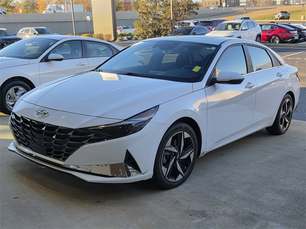 Used 2022 Hyundai Elantra Limited image 4
