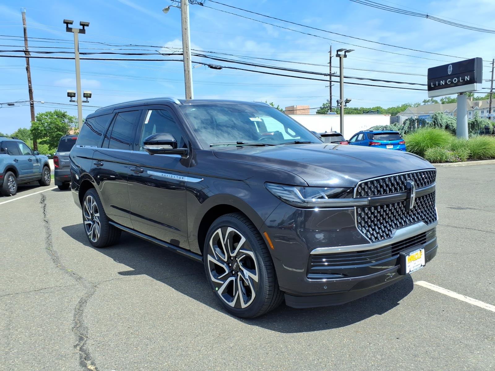 New 2026 Lincoln Navigator Reserve AWD/4WD image 1